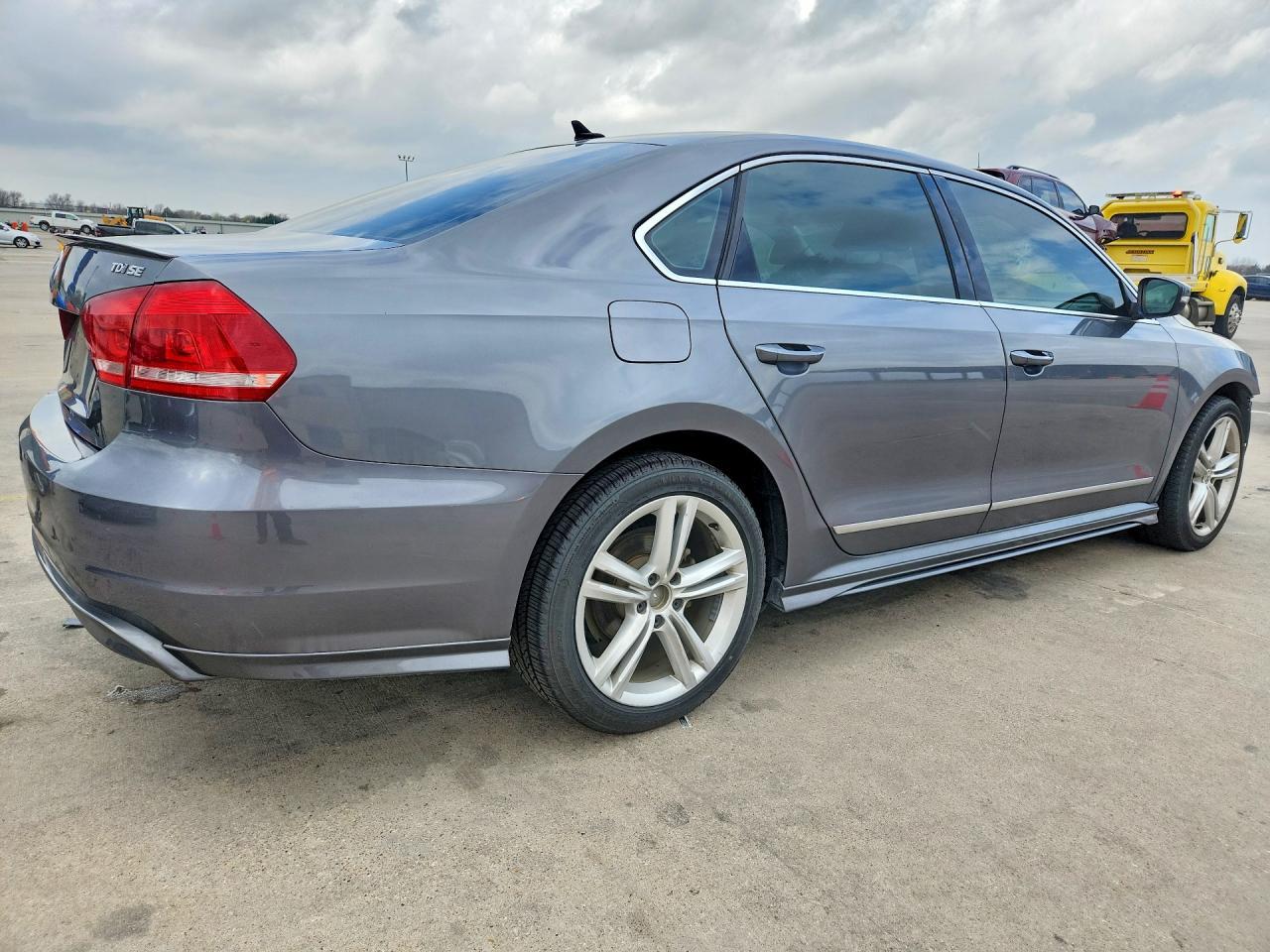 2015 Volkswagen Passat Se - Фото 3