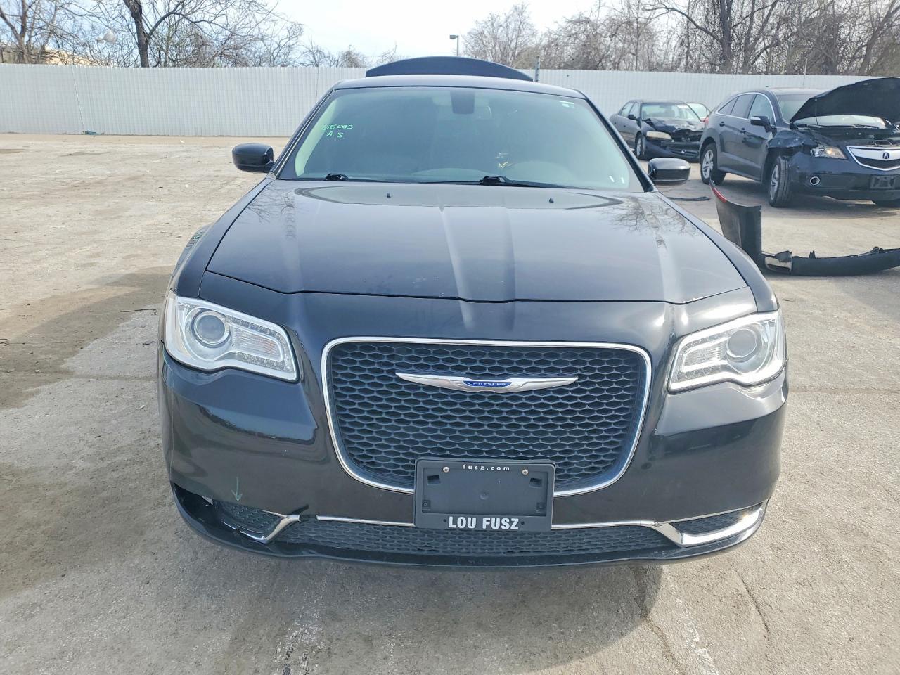 2018 Chrysler 300 Touring - Фото 5