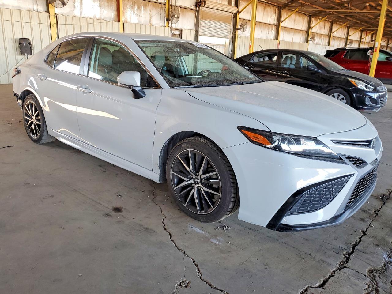 2023 Toyota Camry Se - Image 4