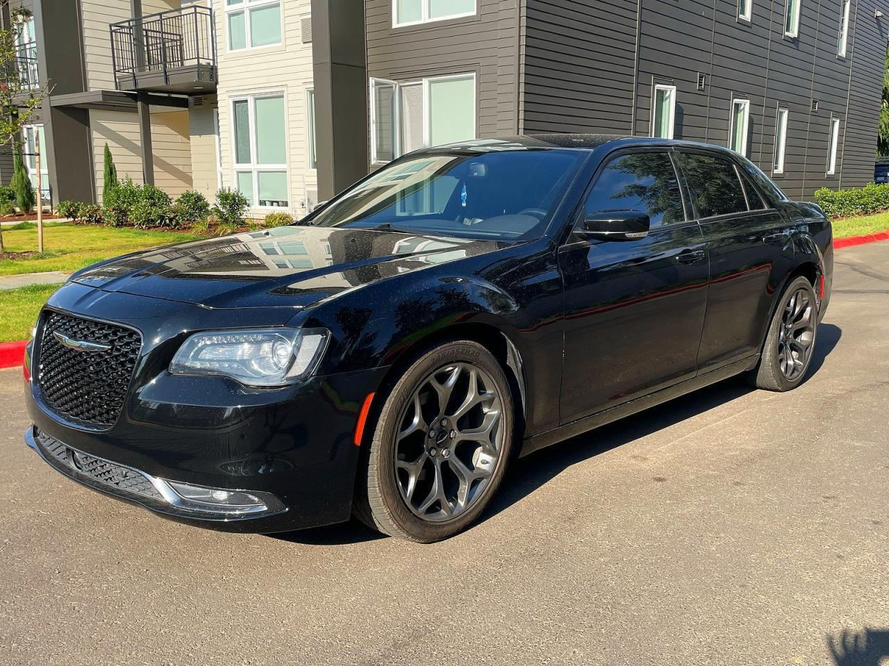 2018 Chrysler 300 S - Фото 2