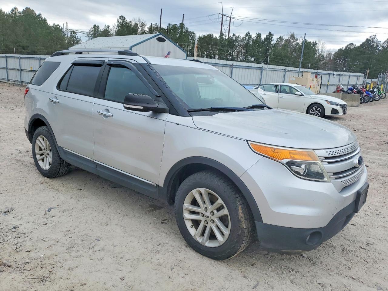 2015 Ford Explorer Xlt - Image 4