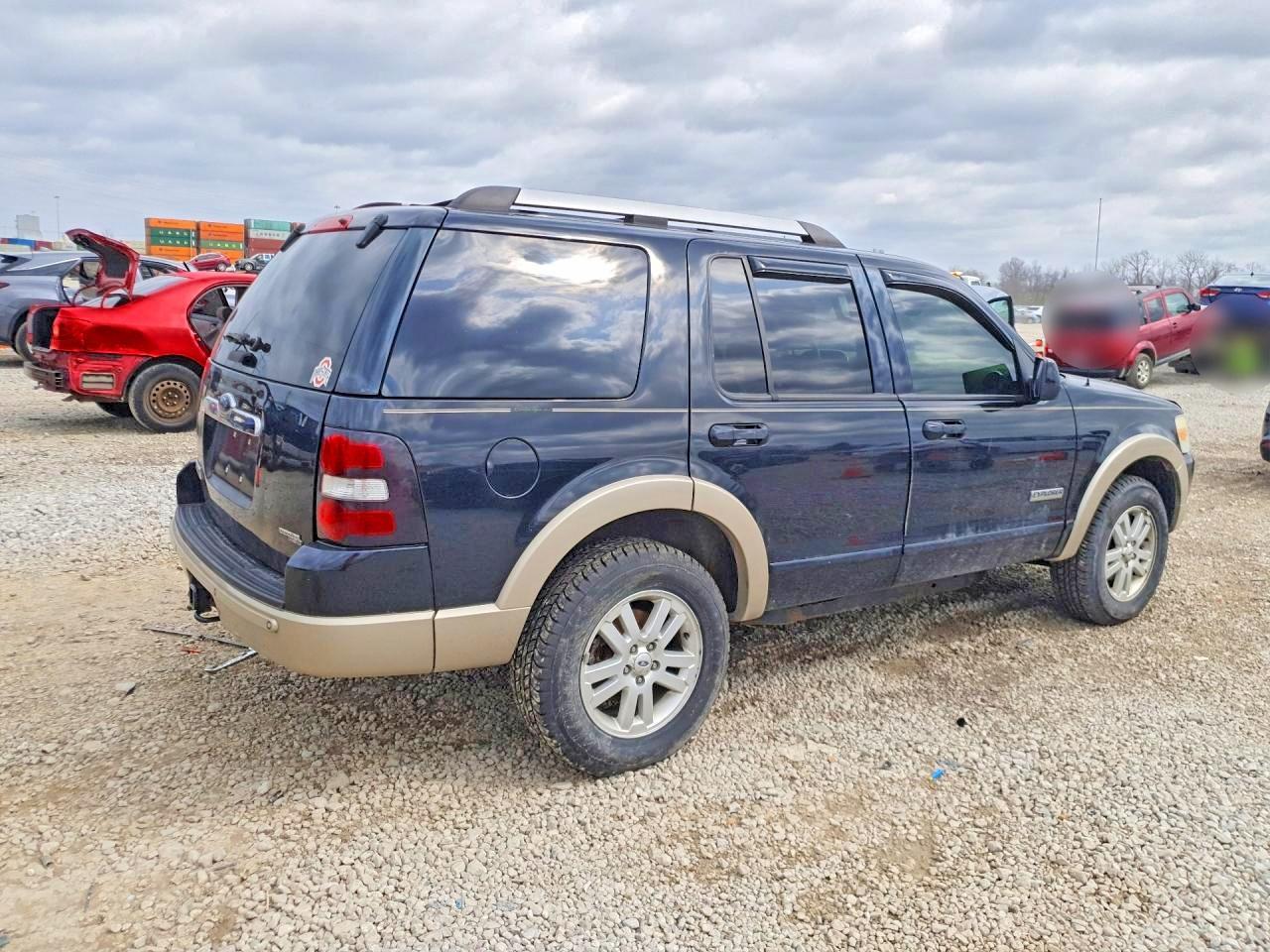 2006 Ford Explorer Eddie Bauer - Image 3