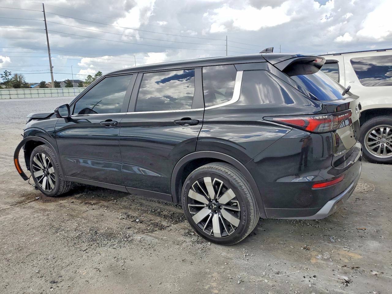 2025 Mitsubishi Outlander Se - Фото 2