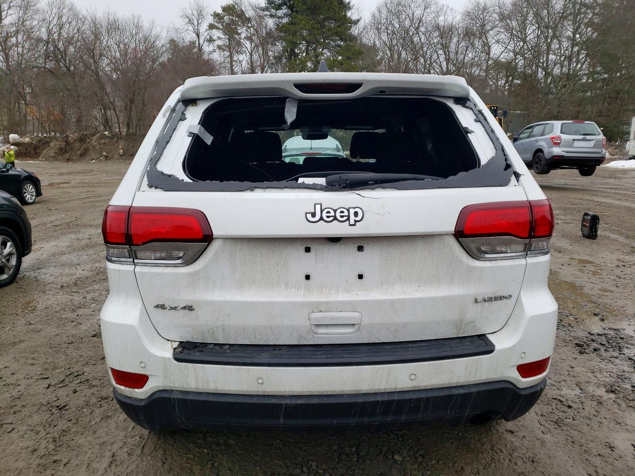 2020 Jeep Grand Cherokee Laredo - Image 6