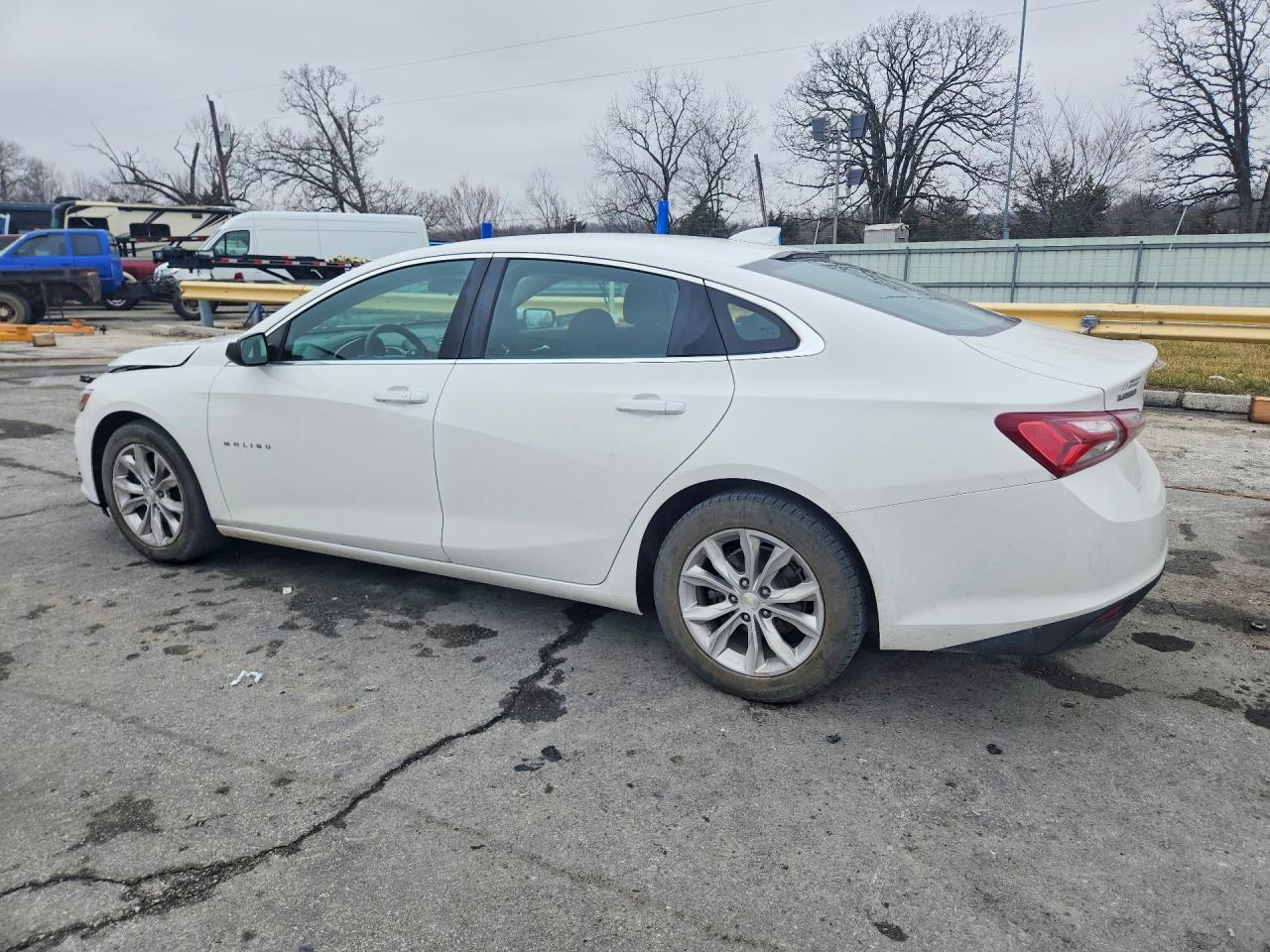 2020 Chevrolet Malibu Lt - Image 2