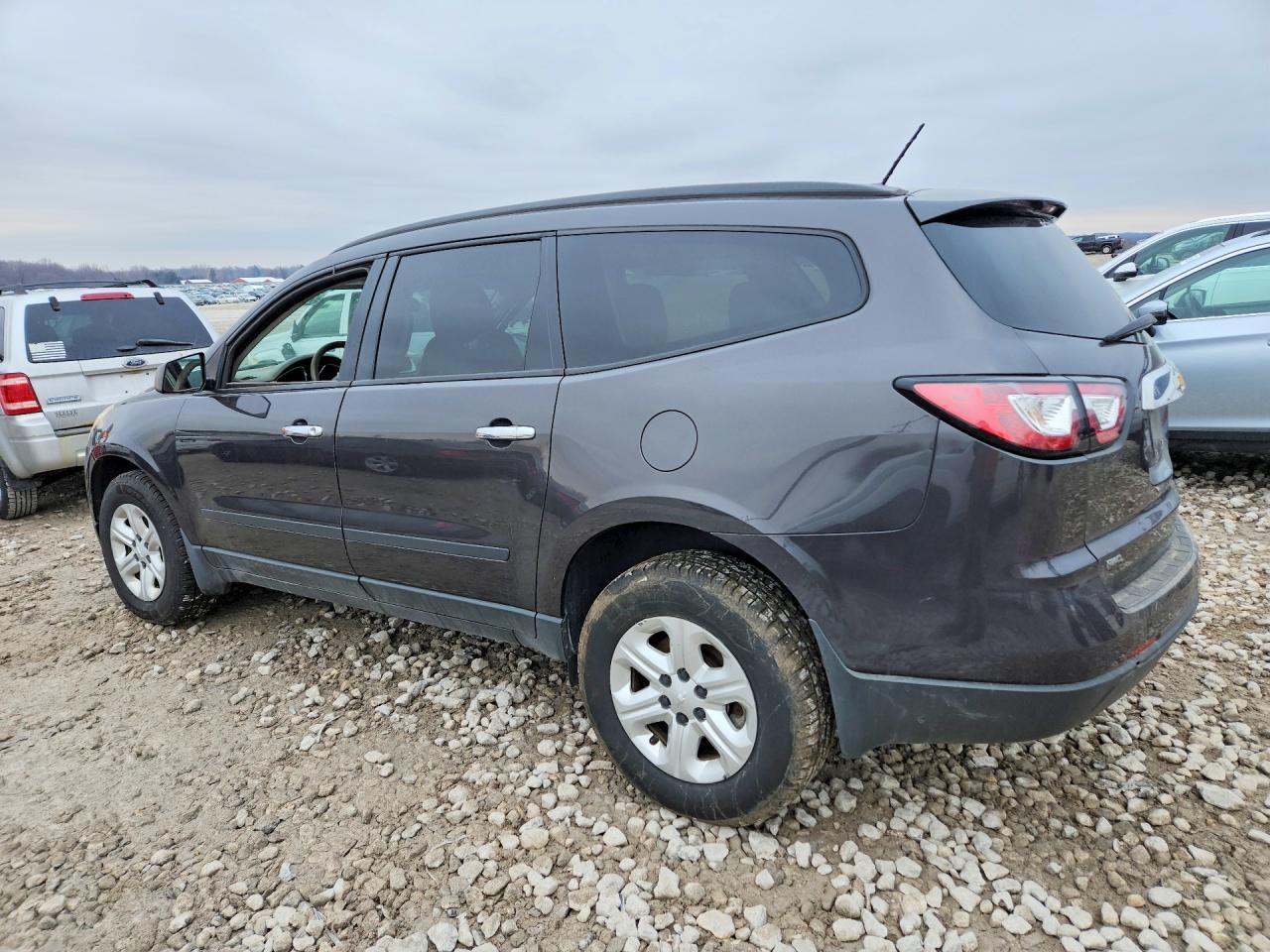 2015 Chevrolet Traverse Ls - Image 2