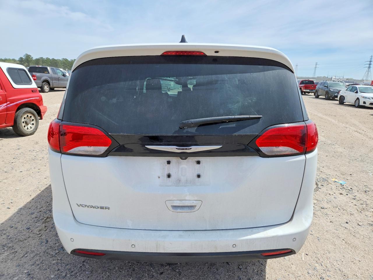 2025 Chrysler Voyager Lx - Фото 6