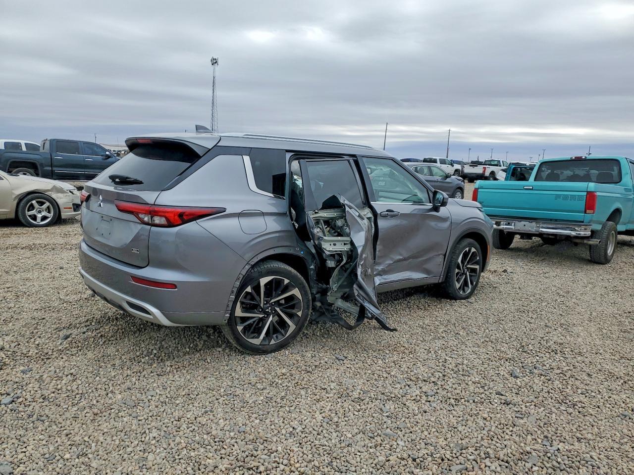 2022 Mitsubishi Outlander Sel - Фото 3