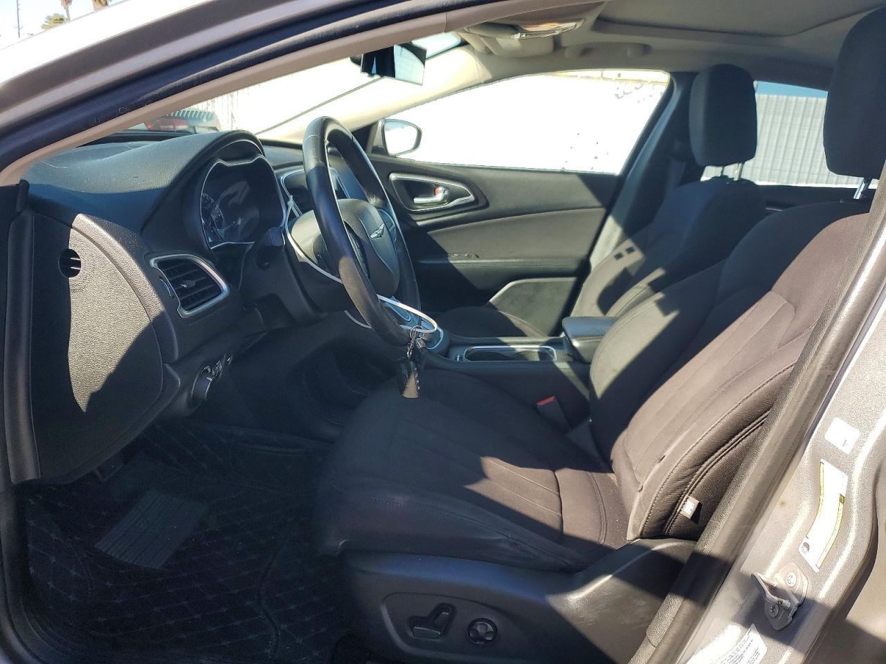 2015 Chrysler 200 Limited - Image 7