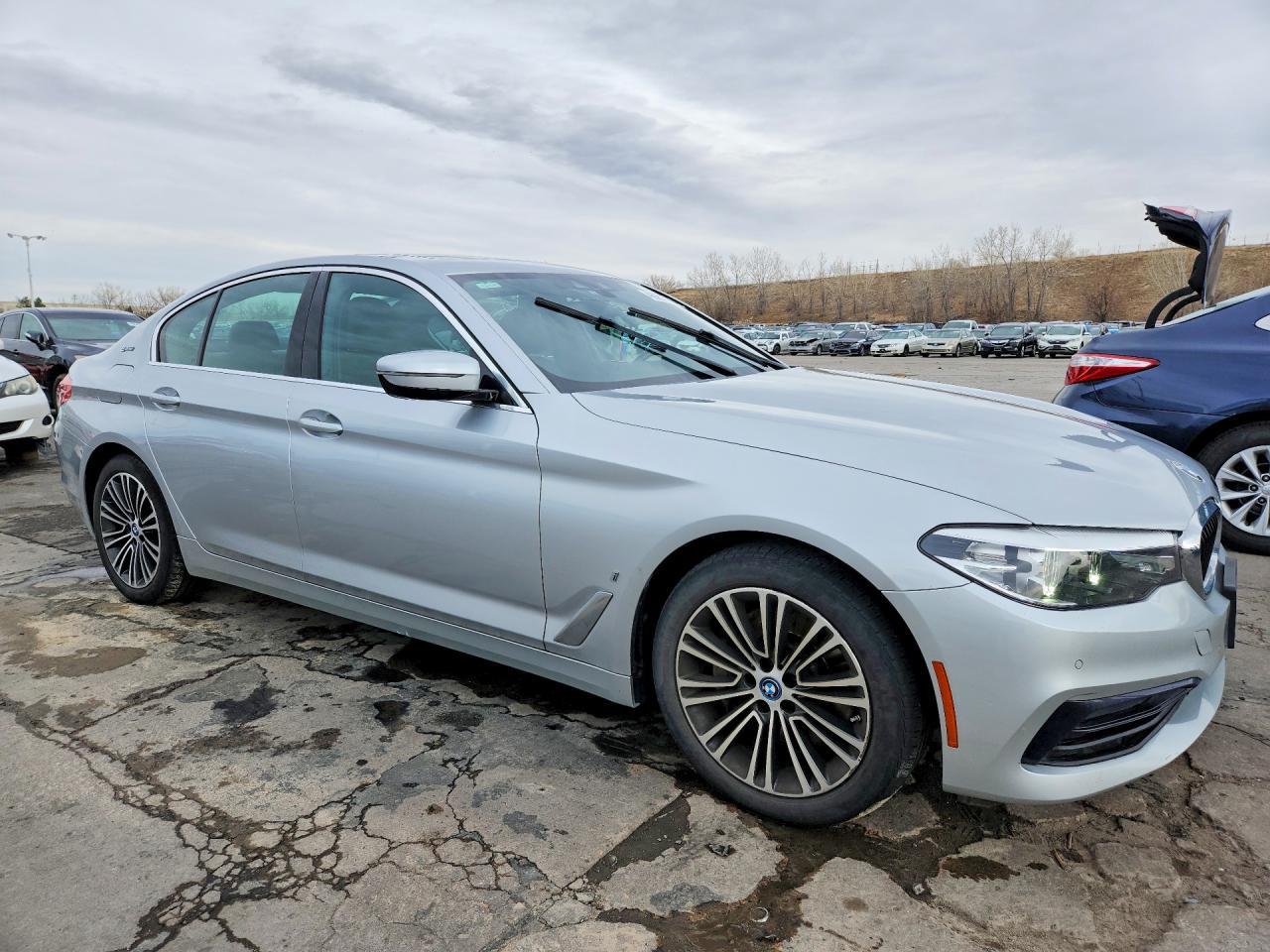 2019 BMW 530Xe - Фото 4