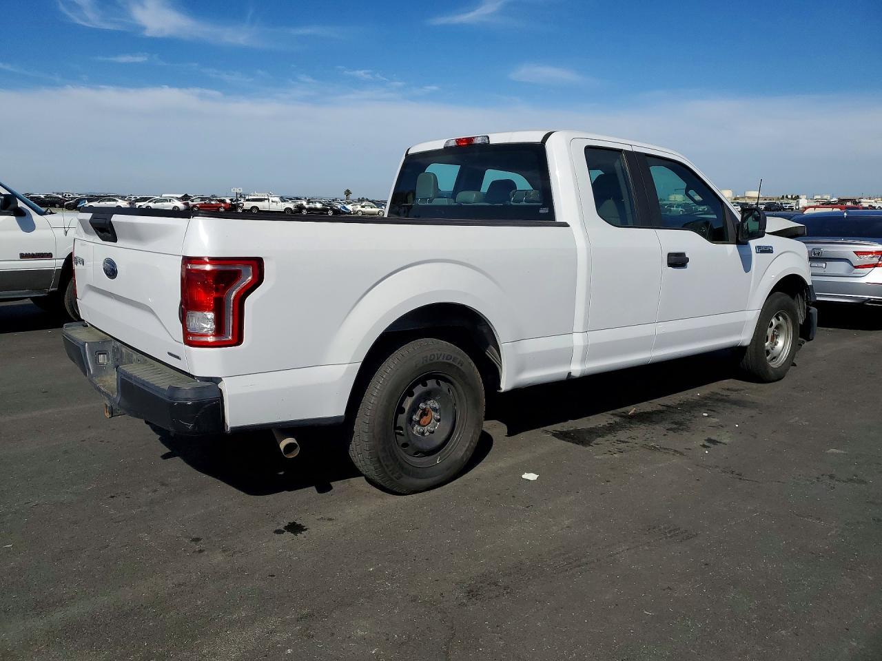 2016 Ford F150 Super Cab - Фото 3