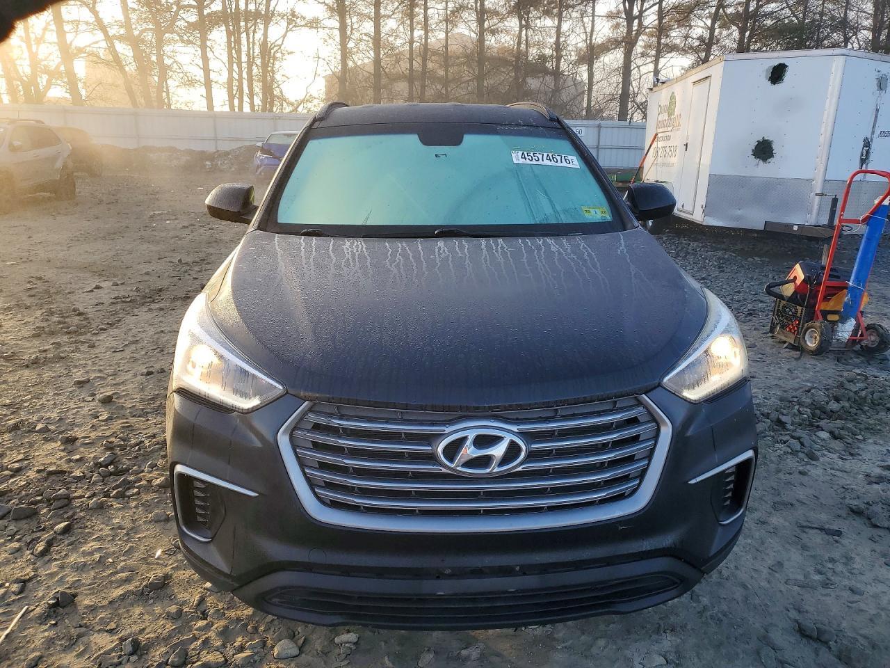 2017 Hyundai Santa Fe Se - Фото 5