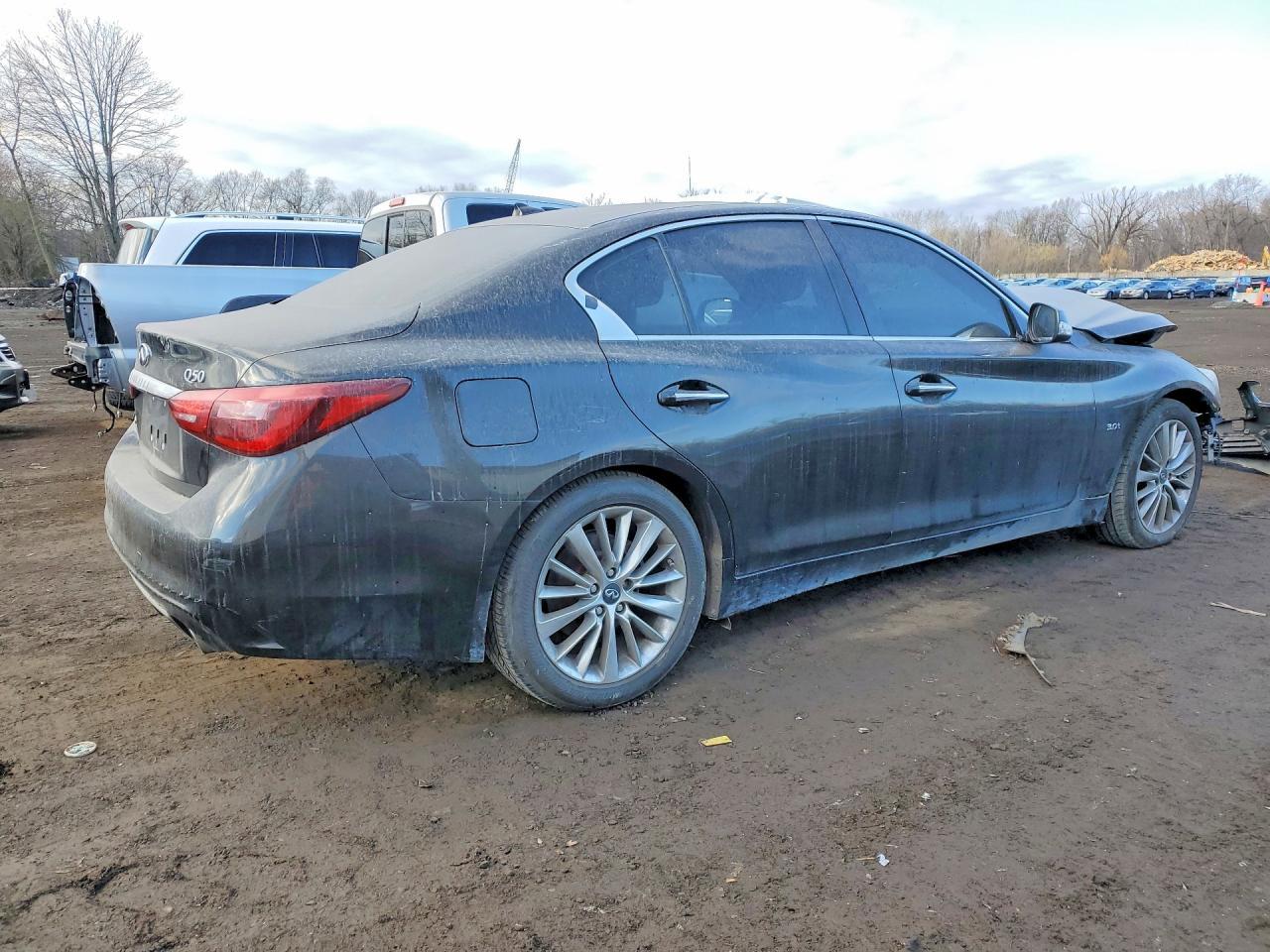 2018 Infiniti Q50 3.0T Luxe - Фото 3