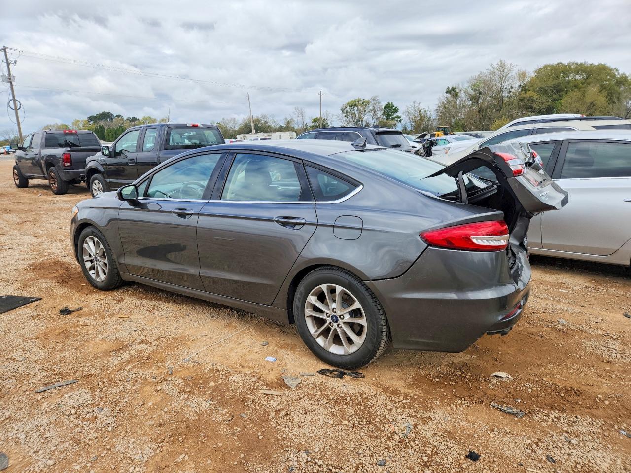 2019 Ford Fusion Se - Image 2