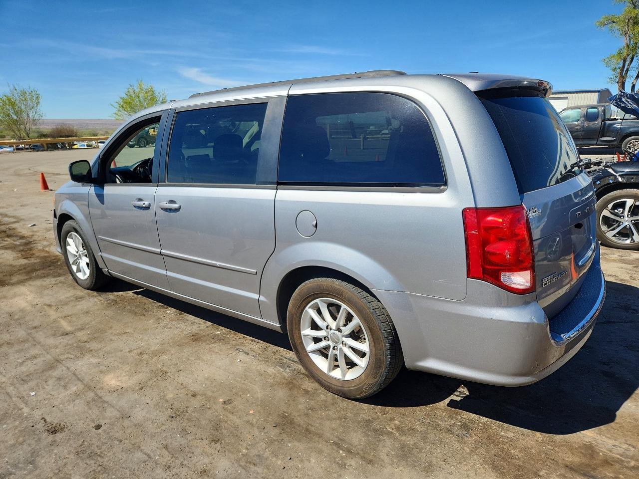 2016 Dodge Grand Caravan Sxt - Image 2