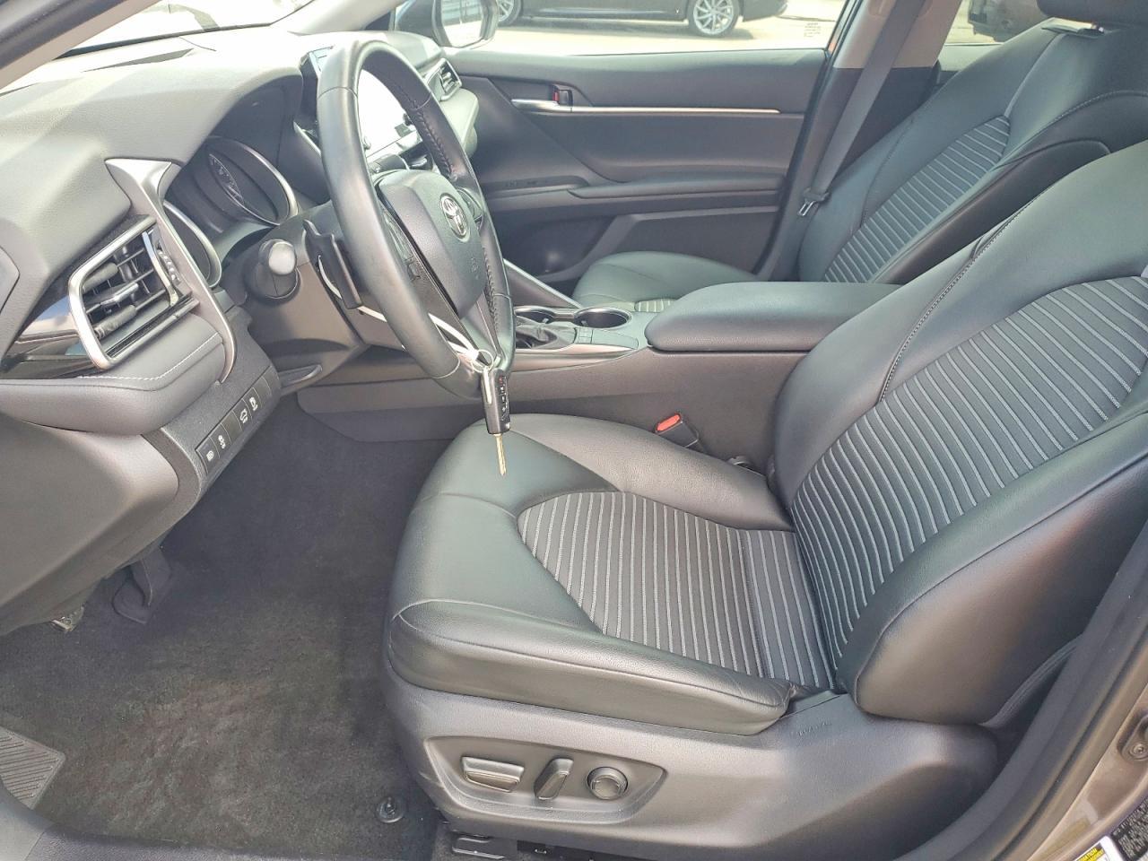 2023 Toyota Camry Se - Фото 7