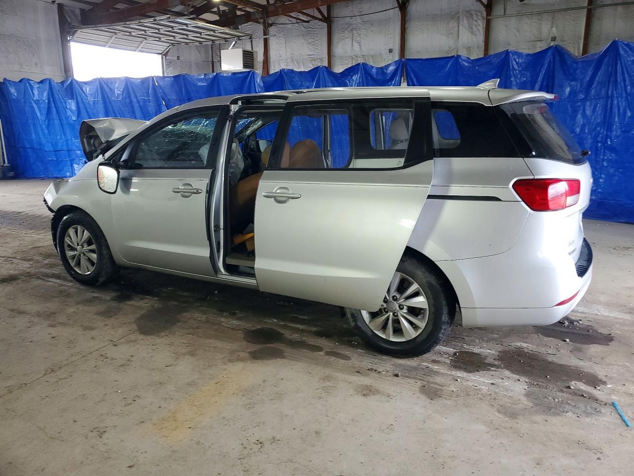 2016 Kia Sedona L - Фото 2