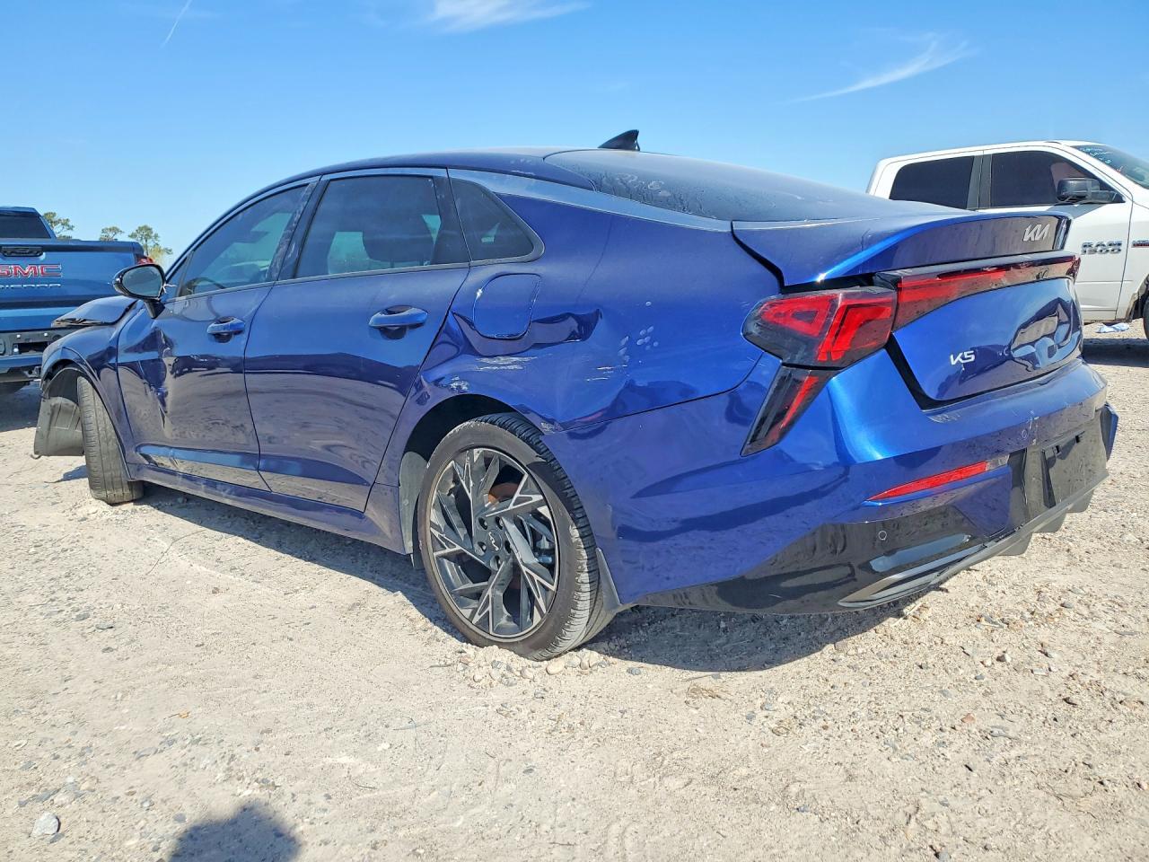 2025 Kia K5 Gt-Line - Image 2