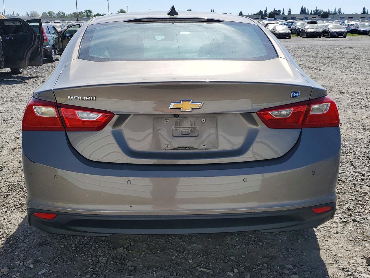 2018 Chevrolet Malibu Hybrid - Image 6