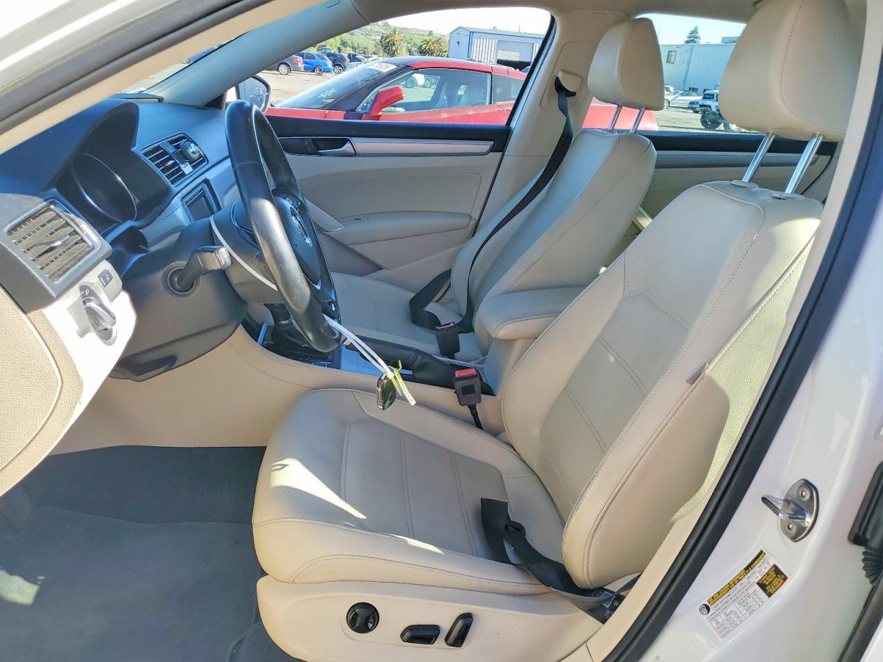 2019 Volkswagen Passat Wolfsburg - Image 7