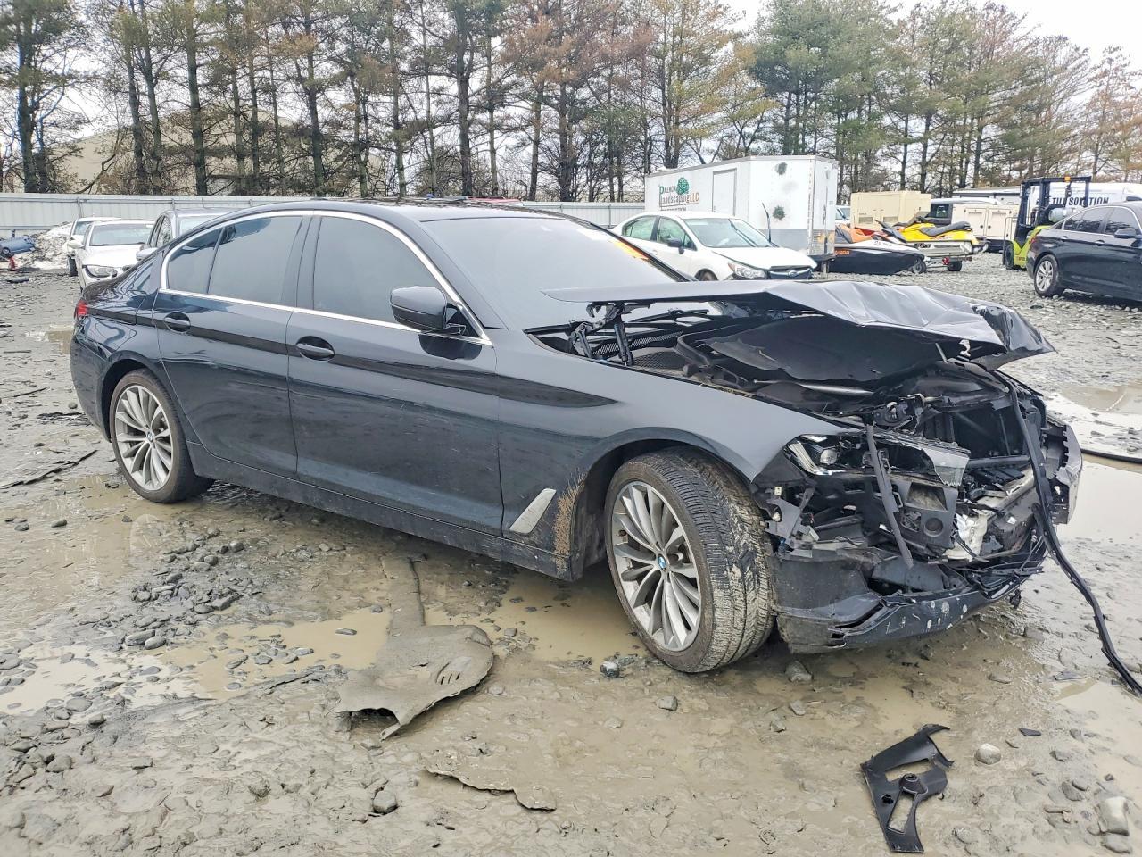 2022 BMW 530 Xi - Image 4