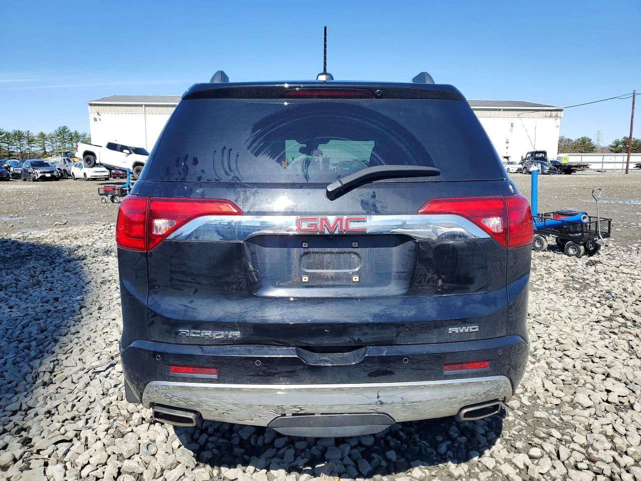 2017 GMC Acadia Denali - Фото 6