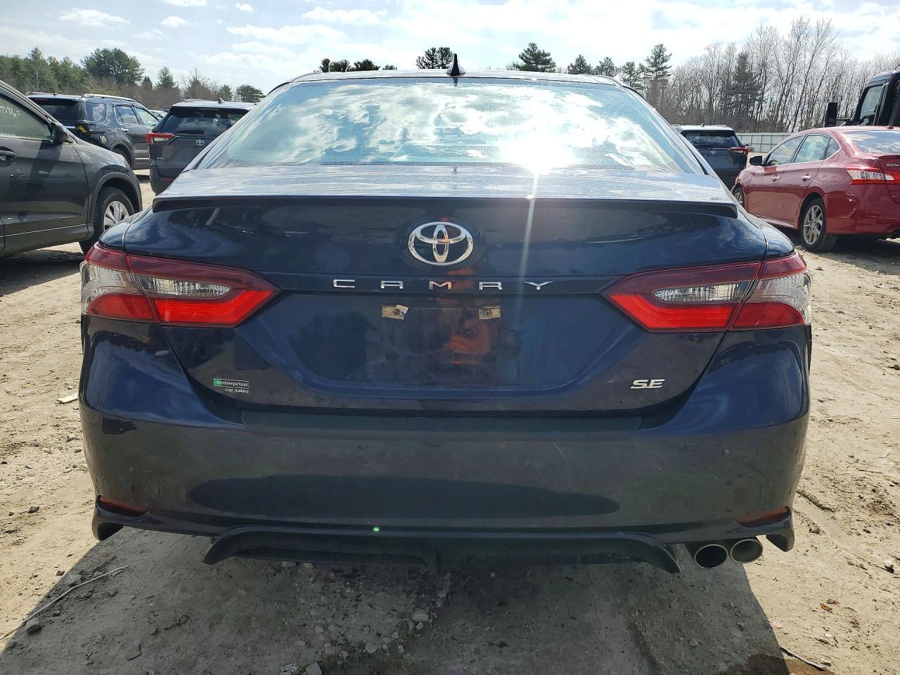 2021 Toyota Camry Se - Image 6