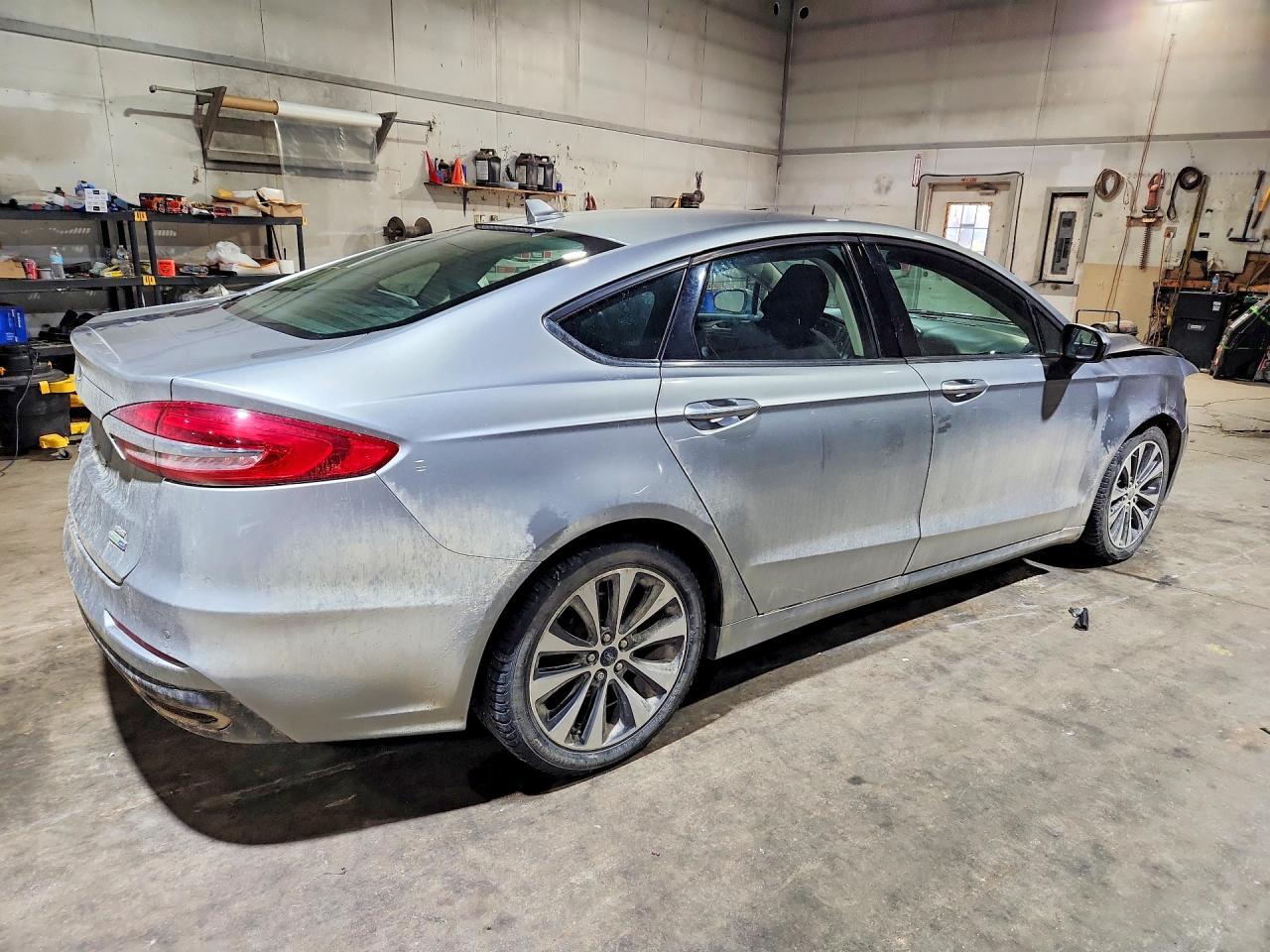 2020 Ford Fusion Se - Фото 3