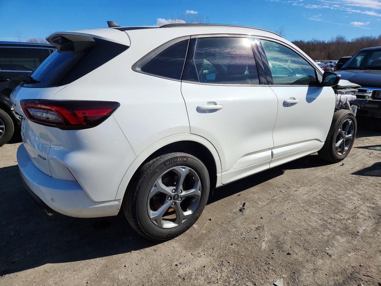 2023 Ford Escape St Line - Фото 3
