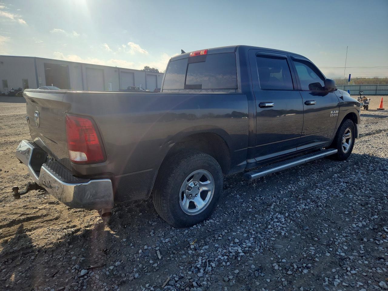 2018 Ram 1500 Slt - Image 3