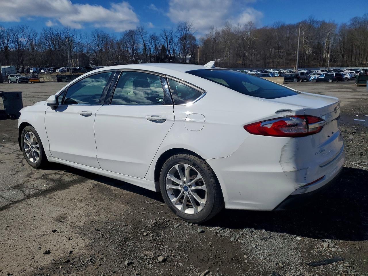 2020 Ford Fusion Se - Фото 2