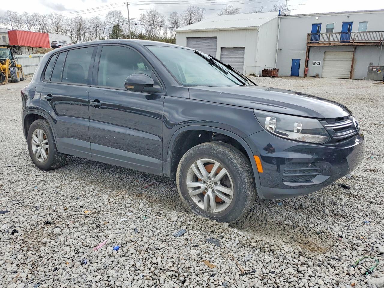 2014 Volkswagen Tiguan S - Фото 4