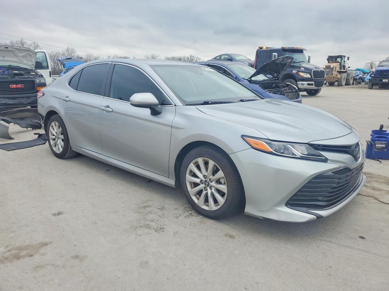 2019 Toyota Camry Le - Фото 4