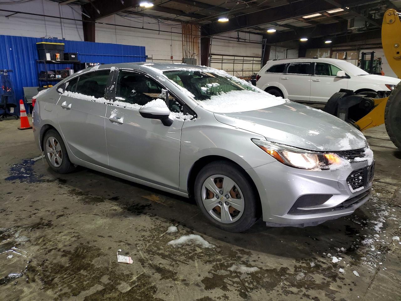 2018 Chevrolet Cruze Ls - Image 4