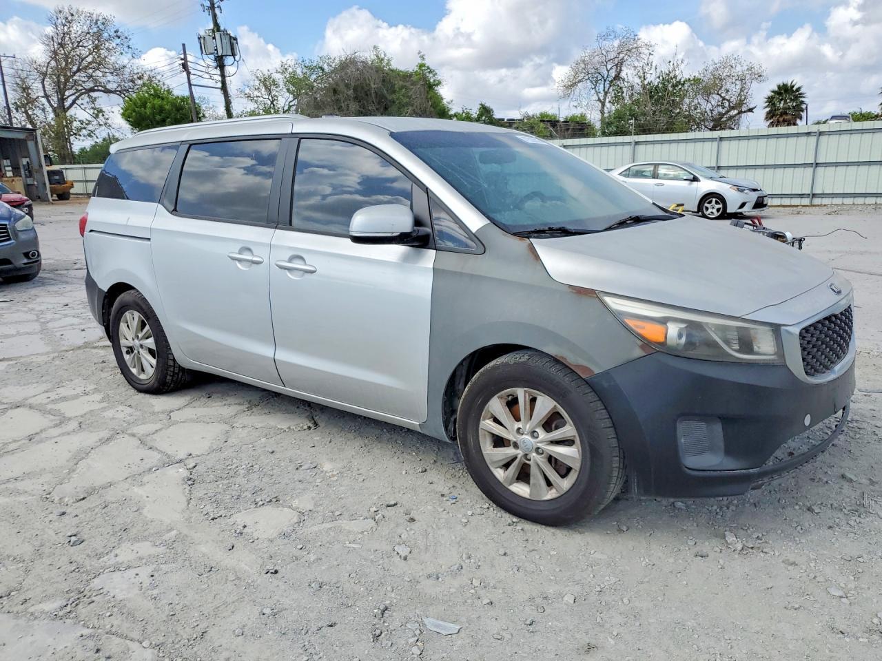 2016 Kia Sedona Lx - Фото 4