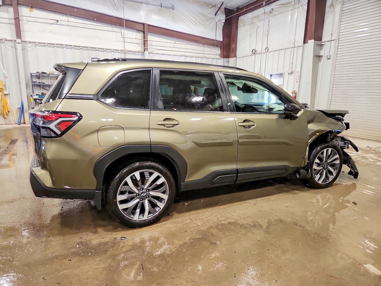 2025 Subaru Forester Touring - Фото 3