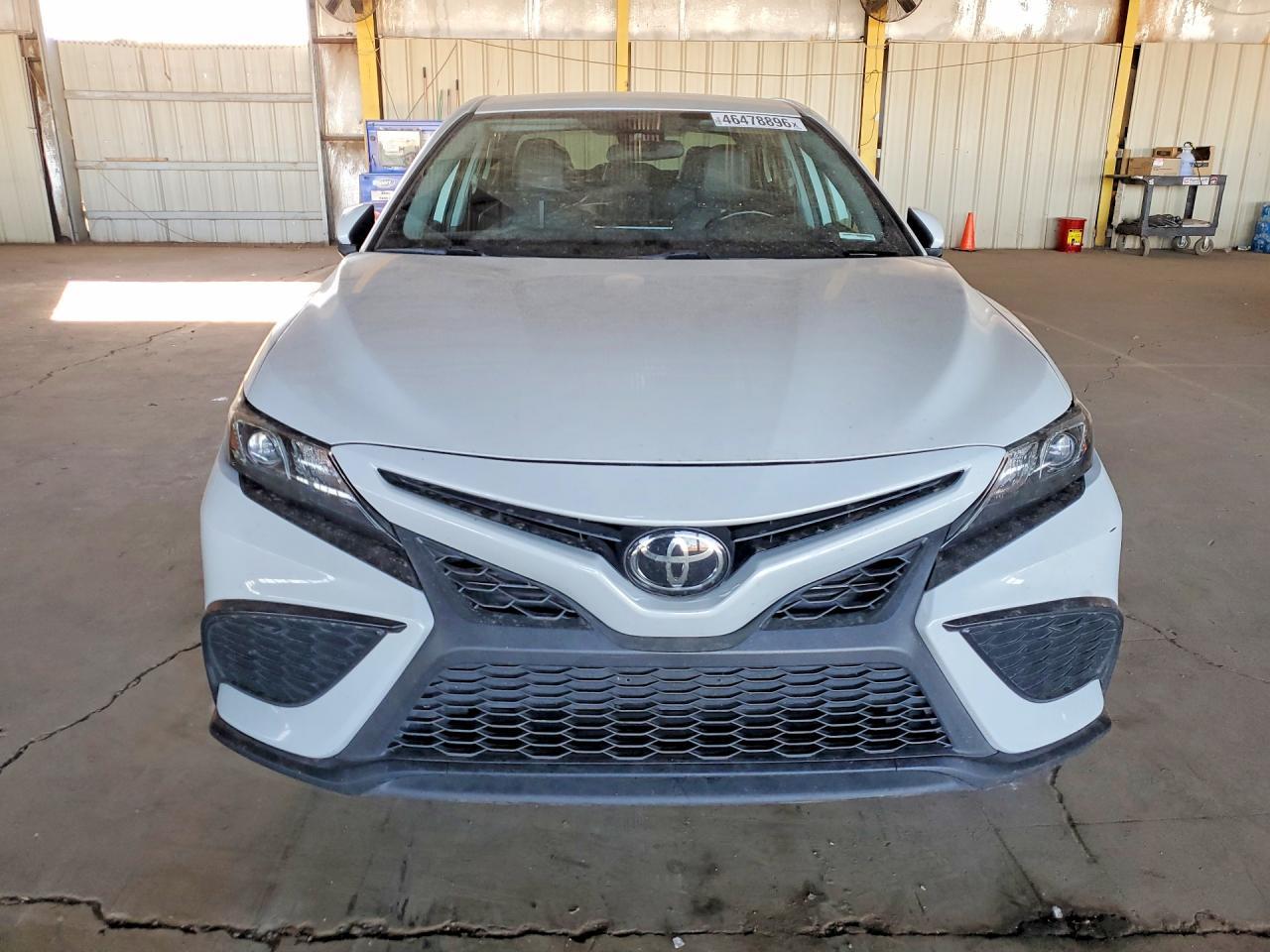 2023 Toyota Camry Se - Image 5