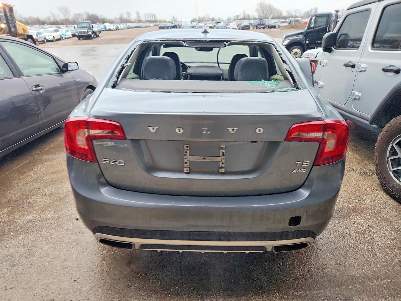 2017 Volvo S60 Cross Country T5 - Image 6