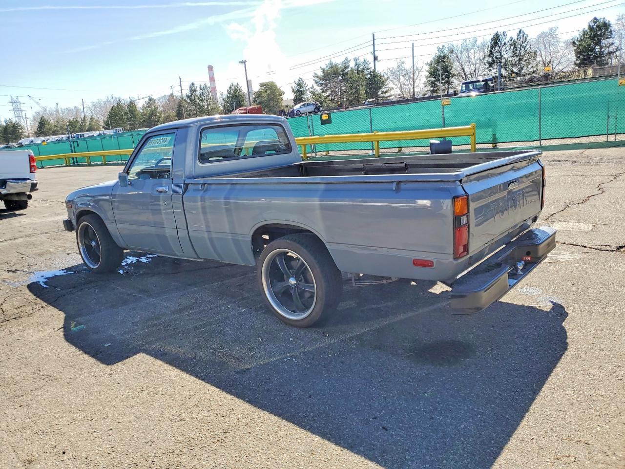 1982 Toyota Pickup Sr5 - Image 2