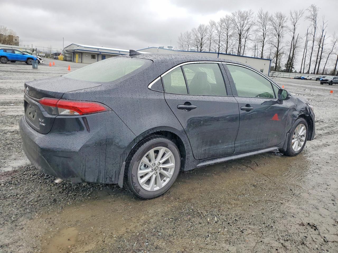 2026 Toyota Corolla Hybrid Xle - Image 3