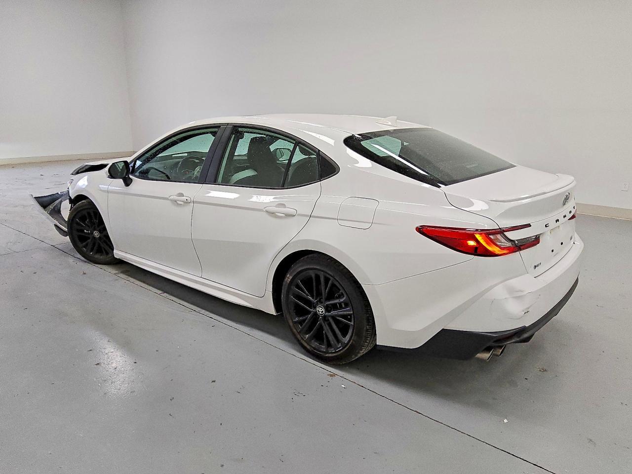 2025 Toyota Camry Se - Image 2