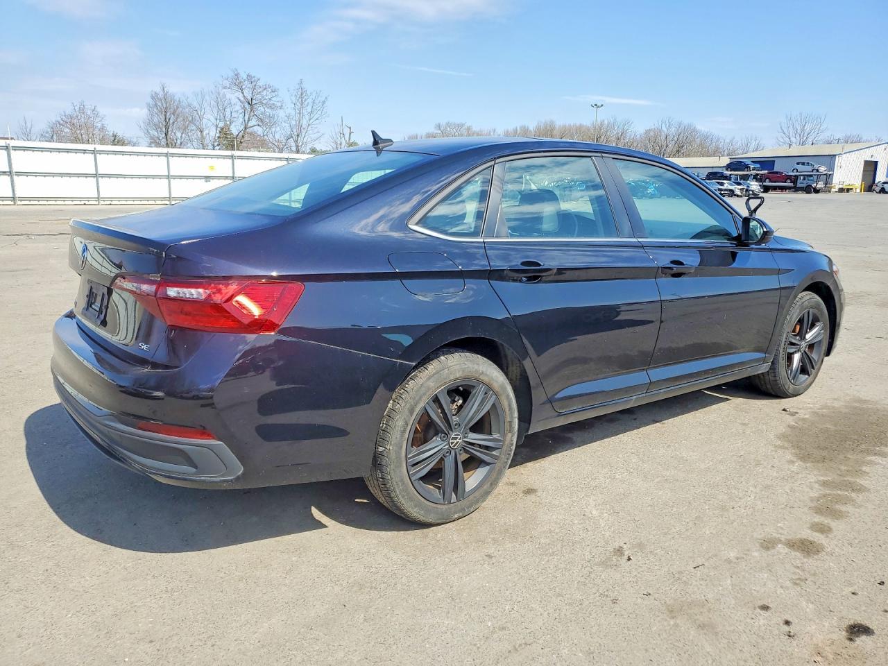2022 Volkswagen Jetta Se - Фото 3