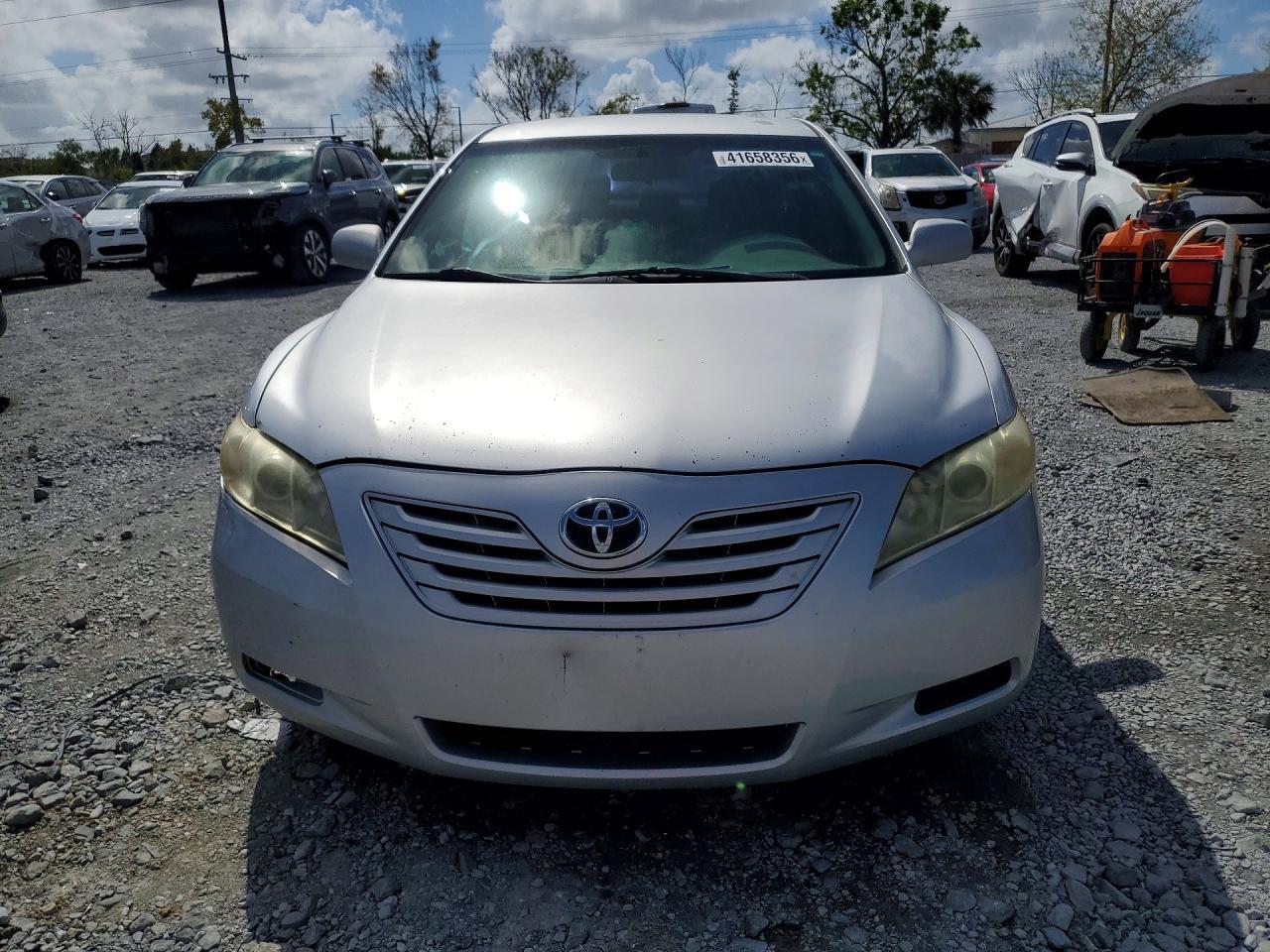 2009 Toyota Camry Le - Фото 5