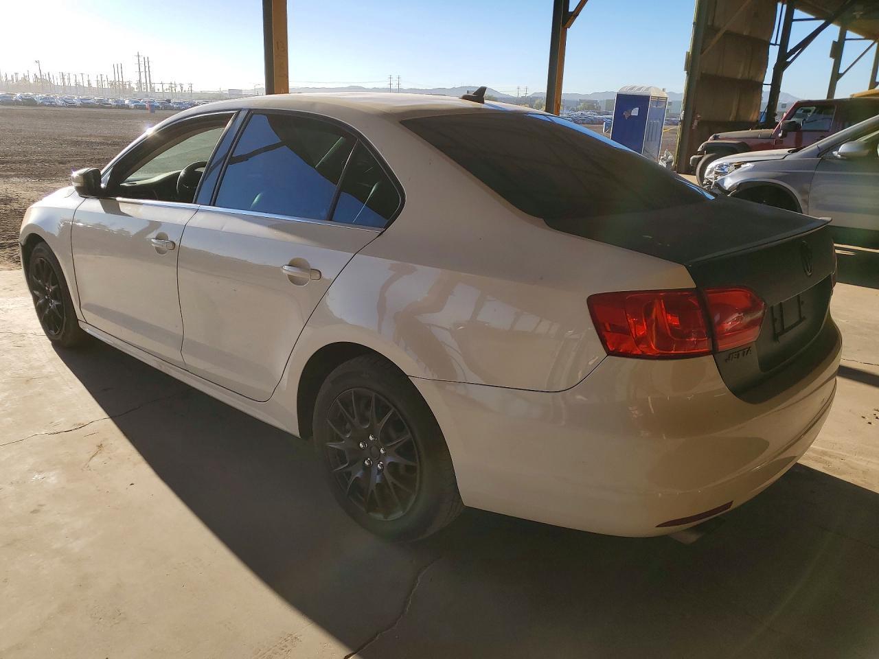 2014 Volkswagen Jetta Se - Image 2