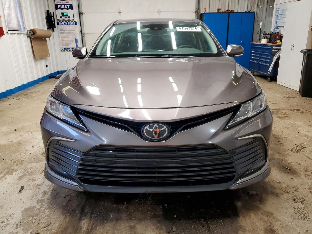 2024 Toyota Camry Le - Фото 5