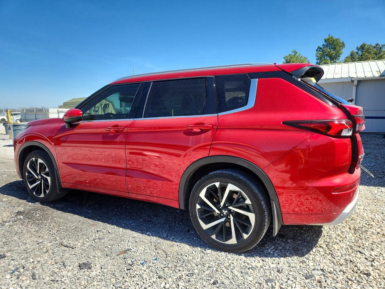 2024 Mitsubishi Outlander Sel - Image 2