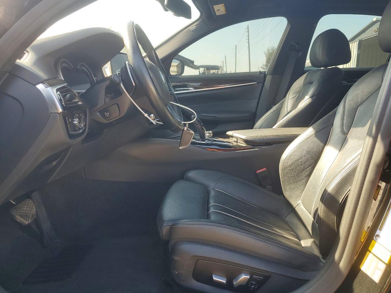 2018 BMW 530E - Фото 7