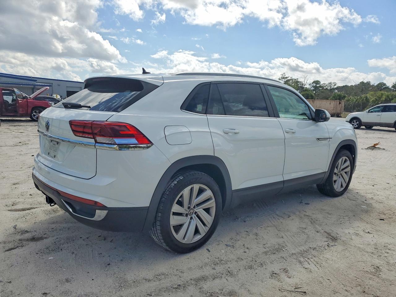 2020 Volkswagen Atlas Cross Sport Se - Фото 3