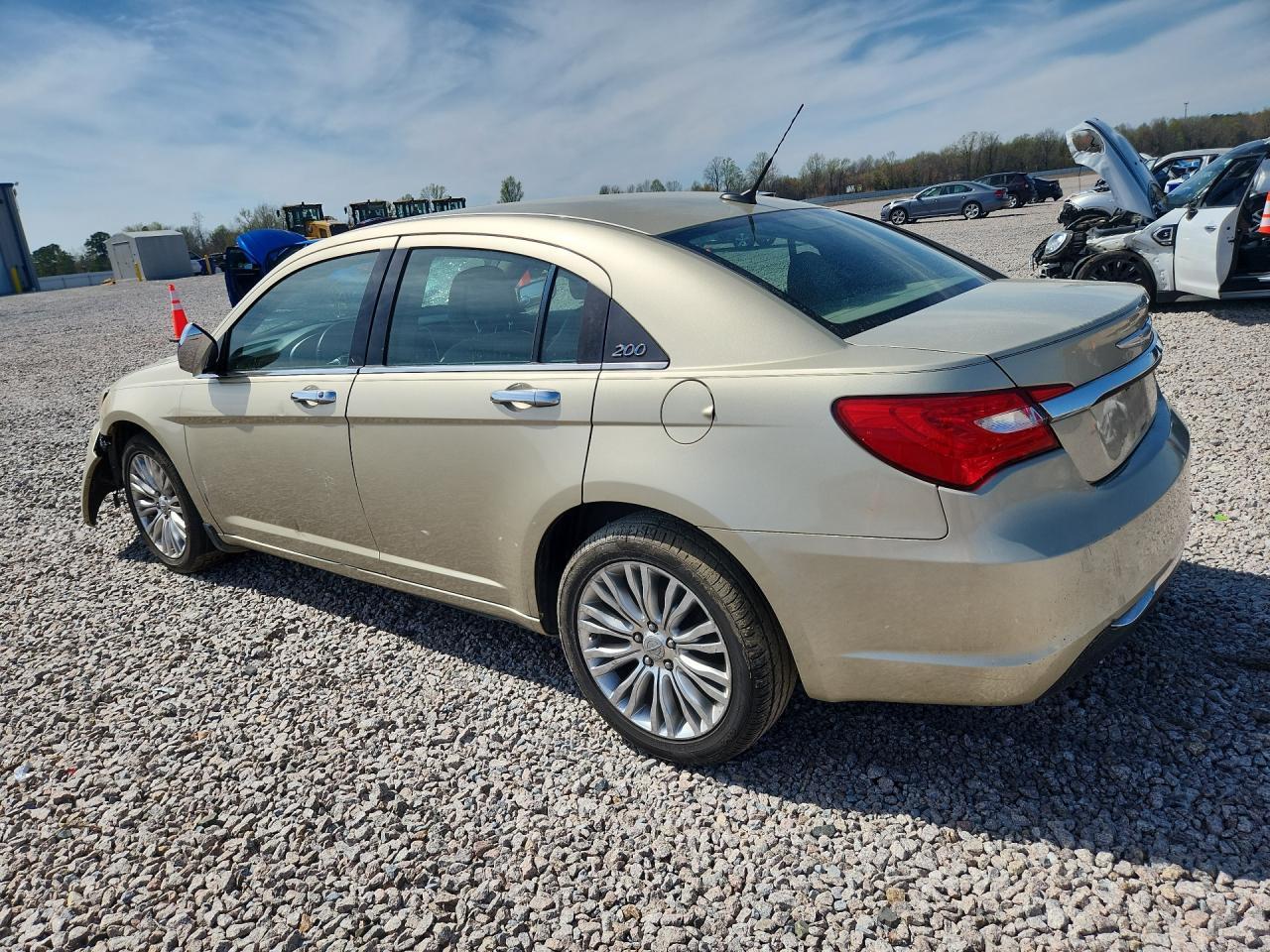 2011 Chrysler 200 Limited - Image 2