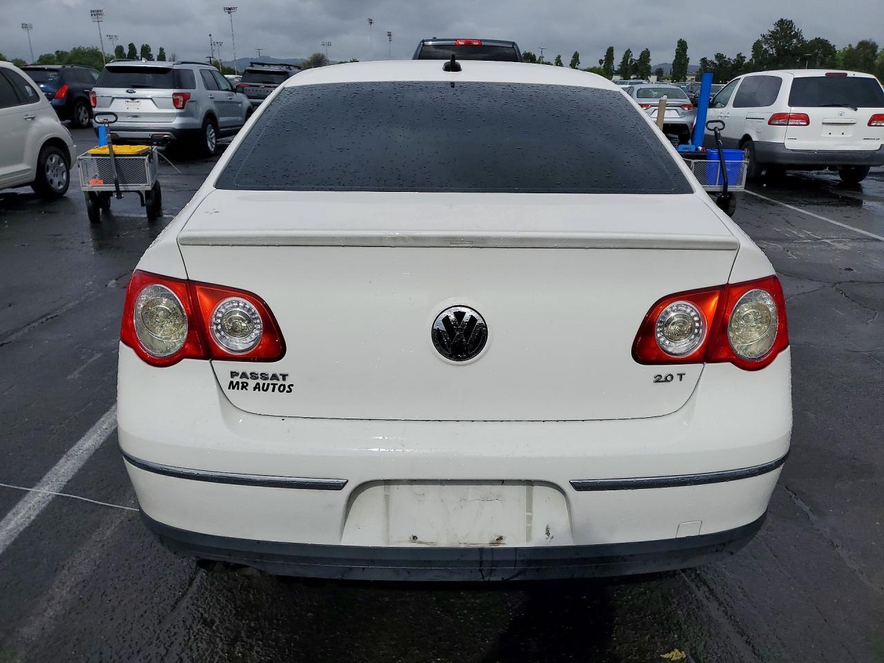 2010 Volkswagen Passat Komfort - Фото 6